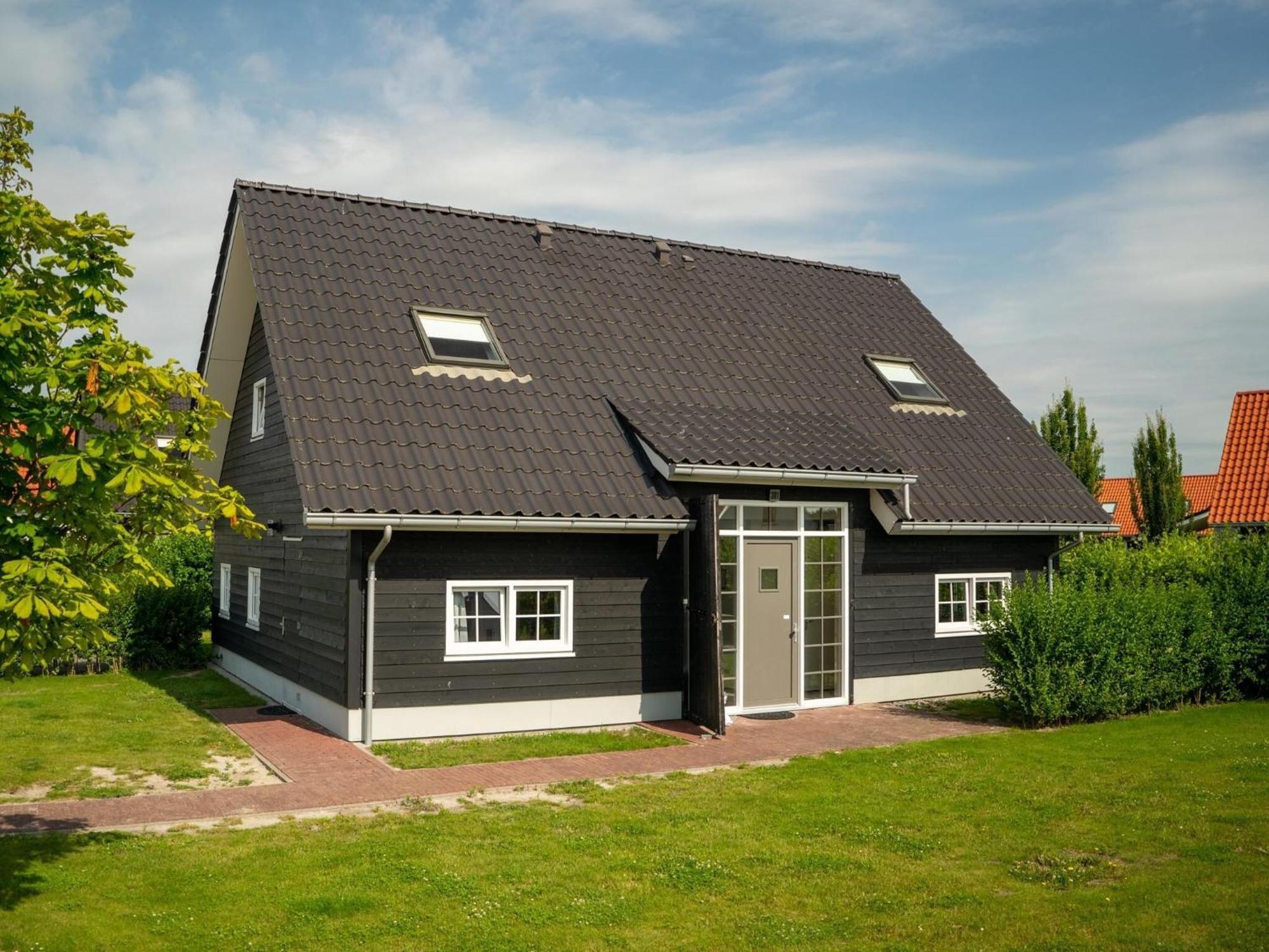 Comfortable Home, 700 M From The
